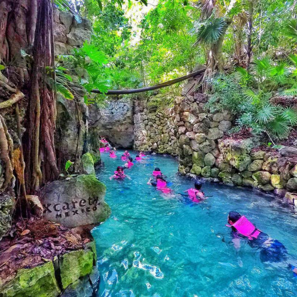 CANCÚN: Excursión a Xcaret Plus